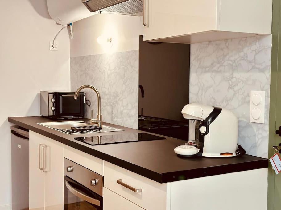 H8-2 Parenthese Du Val Nancon Apartment *